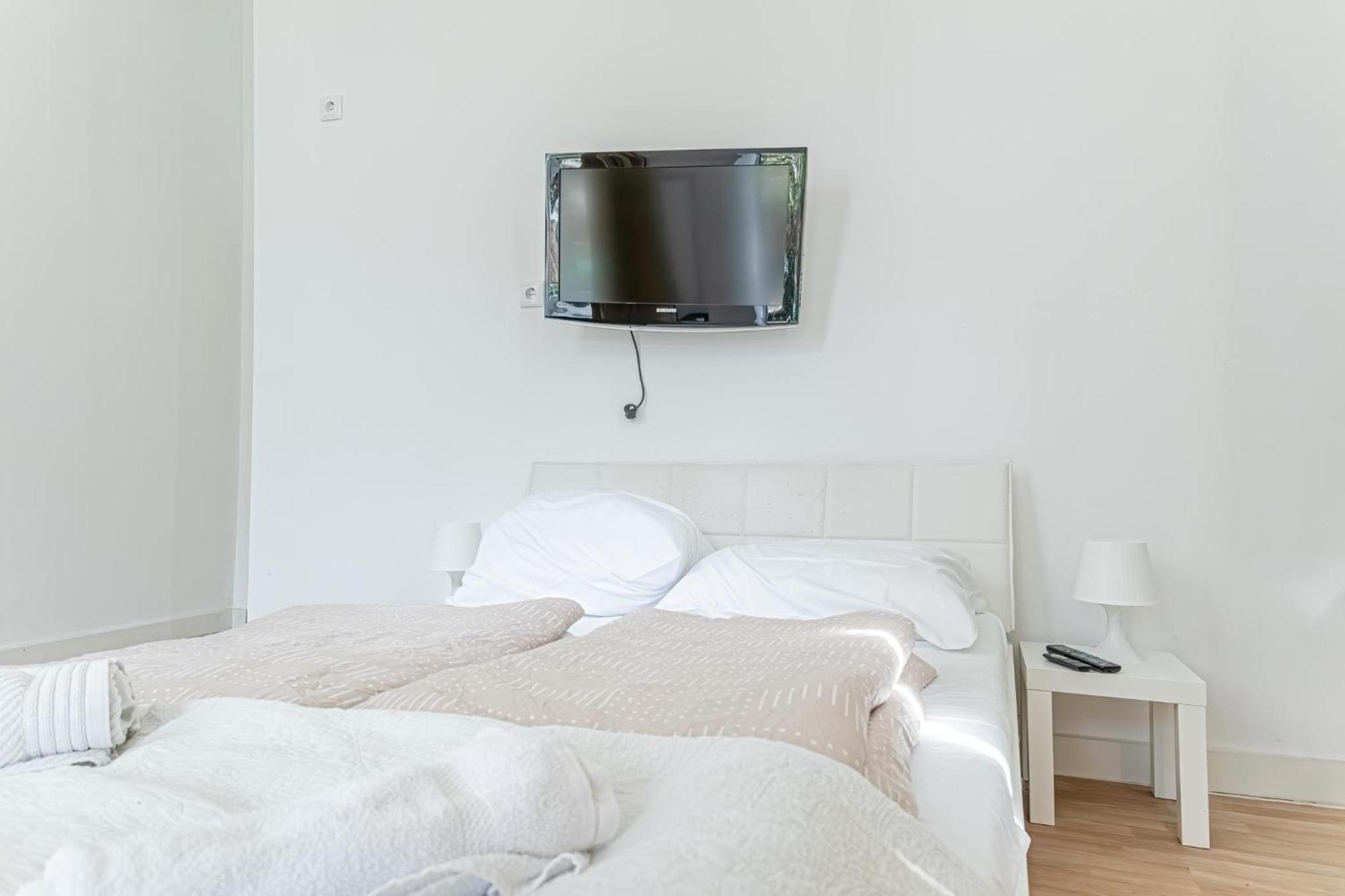 Loevly Shared 6Br With Garden Near Danube & Millenium City Viena Exterior foto